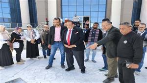 صور.. رئيس جامعة الأقصر يتابع اللمسات النهائية لمبنى كلية الطب الجديد