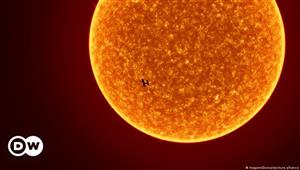 ظاهرة غريبة.. دوامة دائرية قطعت سطح الشمس والباحثون في حيرة