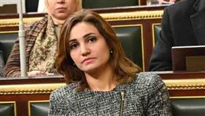 طريق الثعبان.. برلمانية تطالب بإنقاذ أهالي الوادي الجديد 