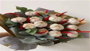 بوكيهات طماطم وفلفل.. أغرب هدية في عيد الحب تثير سخرية على مواقع التواصل