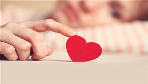 مين السبب في الحب: القلب ولا المخ؟.. العلم يحسم الجدل التاريخي