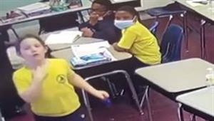 طفل يبتلع غطاء زجاجة دون قصد أثناء شرب العصير.. شاهد ماذا حدث له