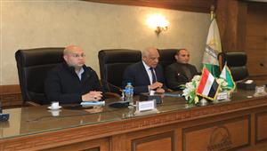 توجيهات جديدة من محافظ الجيزة بشأن مشروعات الطرق والمحاور والنظافة