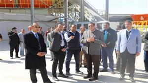 قبل تشغيله رسميًا.. وزير التنمية المحلية يتفقد مصنع تدوير المخلفات في تونا الجبل بالمنيا - صور