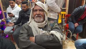 يحلم بلقاء الخطيب منذ 40 عامًا.. "عم أحمد": "أروح لمباراة الأهلي ولو في عز الثلج" - صور