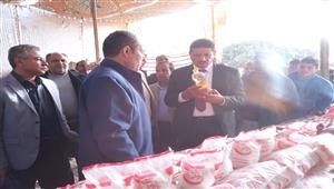 أسعار مخفضة.. افتتاح معرض "أهلًا رمضان" في مركز أبنوب بأسيوط - صور