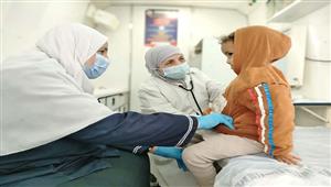 ضمن "حياة كريمة".. تقديم الخدمات الطبية لـ 1454 حالة فى قرية أولاد الشيخ بالمنيا 