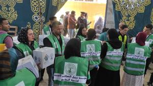 متطوعو "كتف في كتف" للسيسي: "جايين نقولك اطمن كل مصر في عينيا"