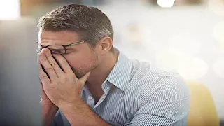 15  علامة قد تشير إلى انخفاض التستوستيرون لدى الرجال والنساء.. متى يجب استشارة الطبيب؟ 