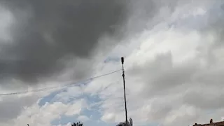 الطقس اليوم.. أمطار وسحب منخفضة ونشاط رياح