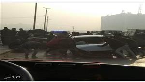 صور| تصادم 3 سيارات وانقلاب إحداها بمحور حسب الله الكفراوي