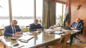 "الري" توجه بالبدء الفوري لتنفيذ منطقة تجريبية للري الحديث على ترعة بلوخر بأسوان