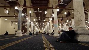 نقل شعائر صلاة الجمعة الأخير من رمضان من مسجد عمرو بن العاص