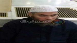 زحف للجامع وسجد ونطق الشهادة.. المشهد الأخير قبل مقتل مؤذن الإسكندرية- فيديو وصور