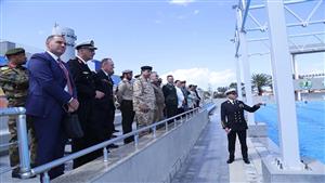 القوات المسلحة تنظم زيارة للملحقين العسكريين العرب والأجانب إلى القوات البحرية -صور