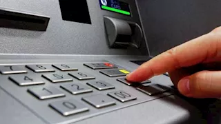 استمرار شكاوى نقص السيولة في ماكينات الـ"ATM".. والبنوك تؤكد توافر النقدية
