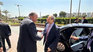 الأولى منذ سنوات.. سامح شكري يستقبل نظيره السوري في مقر وزارة الخارجية