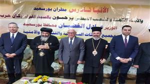 صور.. محافظ بورسعيد يهنئ المسيحيين بعيد القيامة - صور