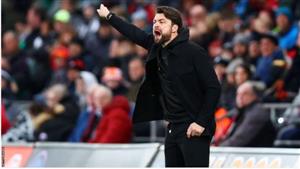 "خسرتنا منزلنا".. مدرب يعلق على إزالة دعايا المراهنات من على قمصان لاعبي البريميرليج