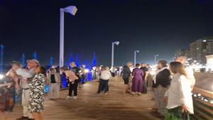 بالصور- 59 سائحا في جولة حرة على كورنيش النيل ببني سويف