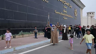 النيابة تفرِج عن 28 متهمًا محبوسين احتياطيًا