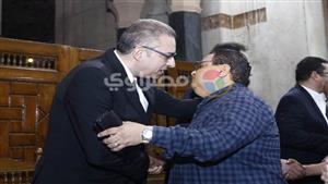خالد جلال ووجيه أباظة يقدمان واجب العزاء في والدة الكاتب الصحفي محمد سمير فريد