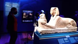 الزيارة الأولى بعد سرقة شعره في السبعينات.. مقتنيات رمسيس الثاني تعرض في باريس لمدة 5 أشهر