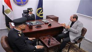 السيسي يتناول الإفطار مع أفراد قسم شرطة مدينة نصر أول -صور