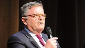 رئيس الاتحاد العالمي للأطباء السابق يطالب باحتياطي أدوية على مستوى الاتحاد الأوروبي