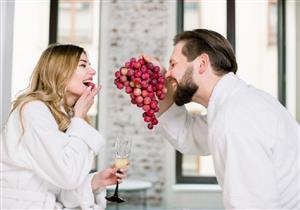 فوائد العنب للرجال- 3 أسباب تجعله فاكهتك المفضلة قبل الجماع