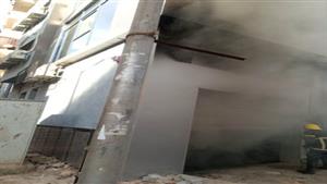 الصور الأولى.. حريق يلتهم مخزن مستوصف الحمراء الصحى فى أسيوط 