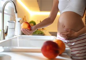 هل الخوخ يسبب الإجهاض؟