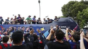 برشلونة يحتفل بالليجا في شوارع المدينة (صور)