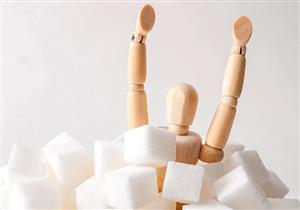 ماذا يحدث للجسم عند الإفراط في السكر؟