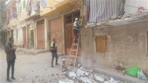 بالصور- انهيار شرفة عقار في عزبة البحر بالإسكندرية