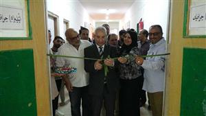 رئيس جامعة المنيا يفتتح المعارض الطلابية لأقسام الديكور والجرافيك بكلية الفنون (صور)