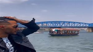 تواجد أمني مكثف وتجمهر على الكورنيش.. لقطات ل محمد رمضان من كواليس "ع الزيرو"  في المنصورة