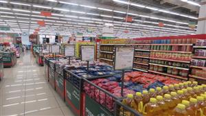  الداخلية: إقبال كبير على منافذ كلنا واحد" لشراء السلع الغذائية بأسعار مخفضة