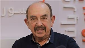 كارمن لبس وأمل عرفة تنعيان أسامة الروماني