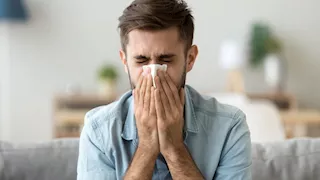 ماذا يكشف لون المخاط عن صحتك؟