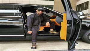 بـ"طاقية كاوبوي".. محمد رمضان يصل "تكساس" لإحياء حفله الغنائي:" جاهزين نهز تكساس؟"