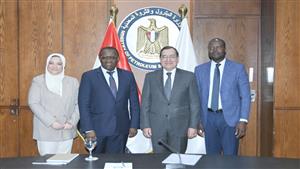 البترول تبحث مع البنك الدولي دعم مرحلة جديدة من توصيل الغاز للمنازل