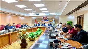 تفاصيل مناقشة الموقف التنفيذي لمشروعات محطات الشرب والصرف وتحلية مياه البحر بمطروح