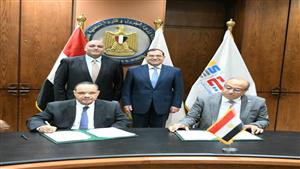 البترول توقع اتفاقات مع "تنمية المشروعات" لتحويل 8500 سيارة للعمل بالغاز