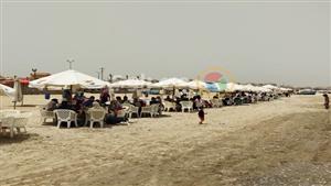 الدخول بالمجان.. مواطنون يستمتعون بالويك إند على شواطئ بورسعيد - صور