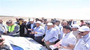 وزير النقل يتفقد العمل بمشروع تطوير ميناء العريش