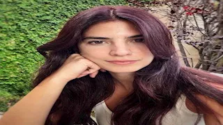 "سحر اللون الأسود".. كارمن بصيص بفستان جذاب 