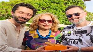 أحدث ظهور لوالدة كريم محمود عبد العزيز في عيد ميلادها (صورة)