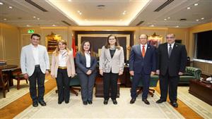 رئيس جامعة حلوان ووزيرة التخطيط يبحثان آليات دعم المشروعات الكبرى بالجامعة