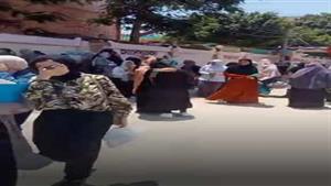 صور.. انهيار وبكاء طالبات الثانوية العامة بعد امتحان الكيمياء في الفيوم